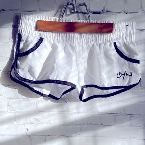 CYN black + white running short w/pockets XS